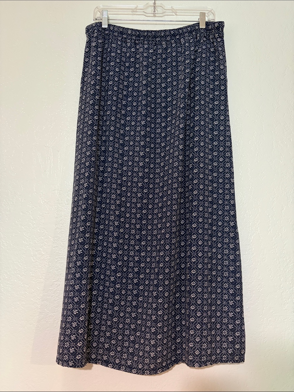Eddie Bauer Navy Maxi Skirt with White Floral Geometric Print Medium a A-line - Picture 5 of 5